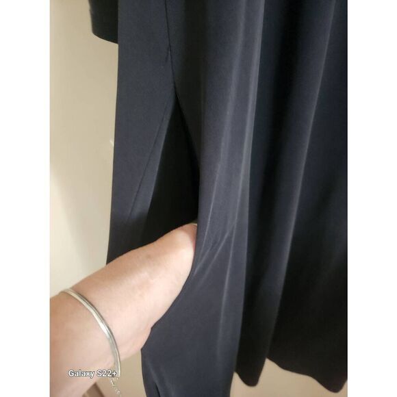 Comfortable v neck wrinkle free midi dress with pockets, plus - Picture 3 of 7